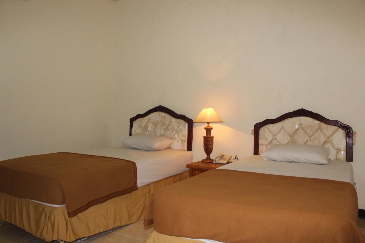 Sinar Bintang Hotel Cepu Exterior photo